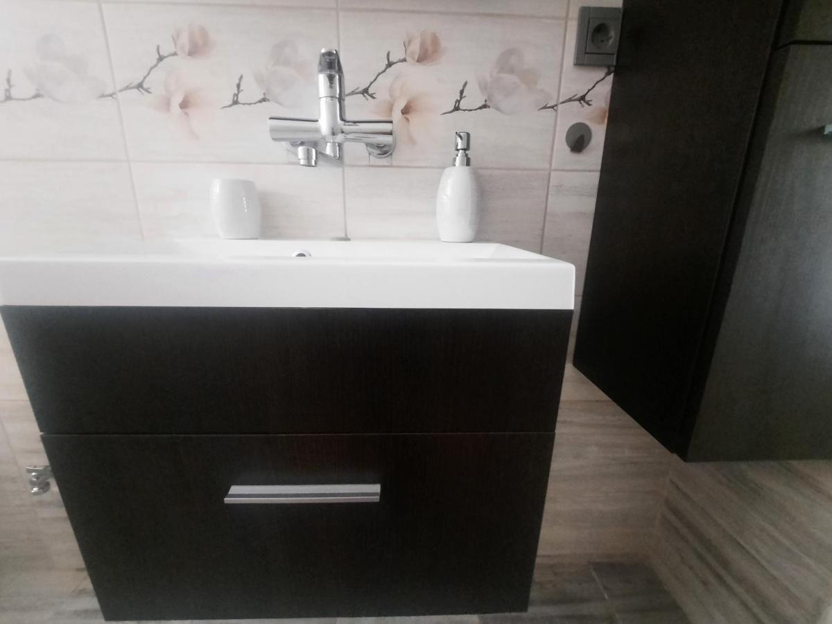 Apartman Sandra Valtice Bagian luar foto